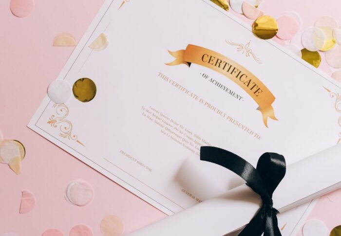 Certificación de estudios a través del INEA