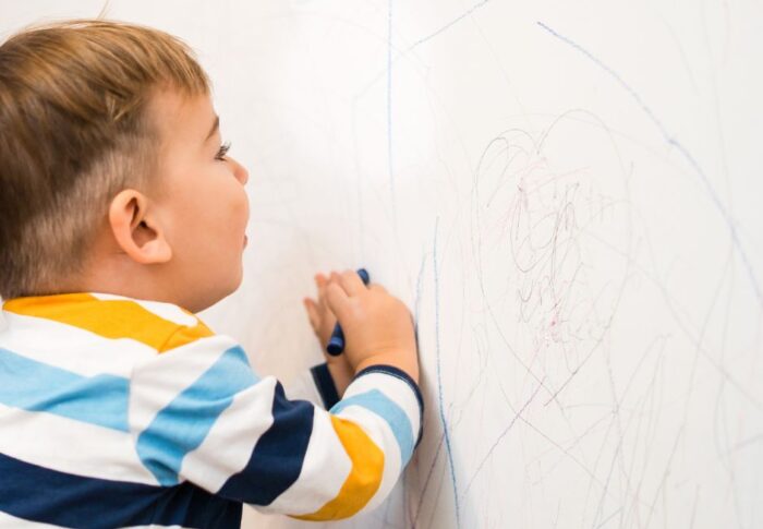 Cómo enseñar a escribir a niños en edad preescolar: Estrategias efectivas y divertidas.